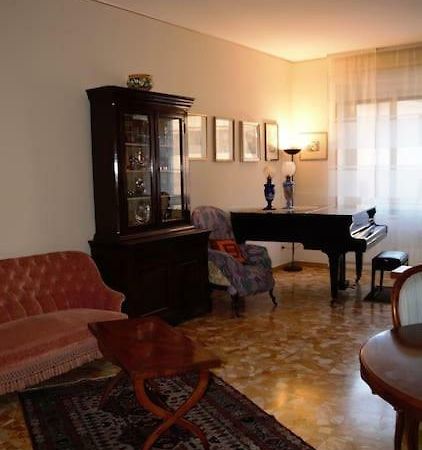 Casa Vida Apartment Кремона Екстериор снимка